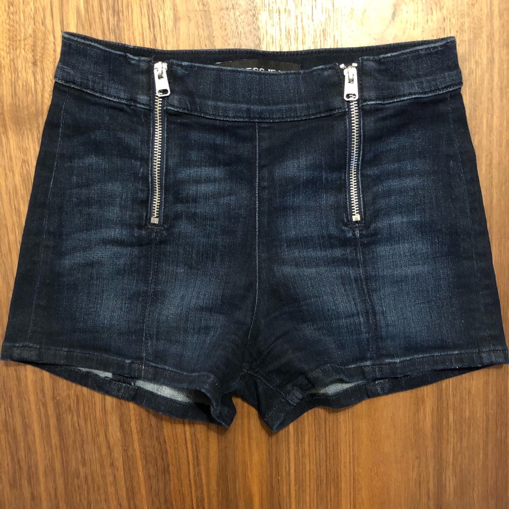 20%off bundles of 2! Express Dbl Zip HiRise Shorts